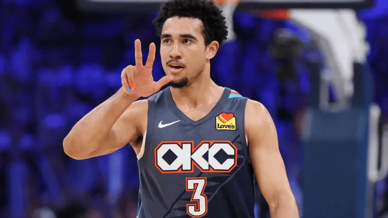 博鱼体育平台-麦凯恩VS公牛：持球+无球多样进攻发起，高效贡献20分